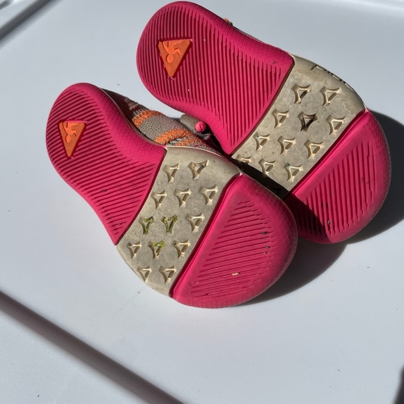 Plae Emma sparkle size 6.5 - Picture 2 of 2